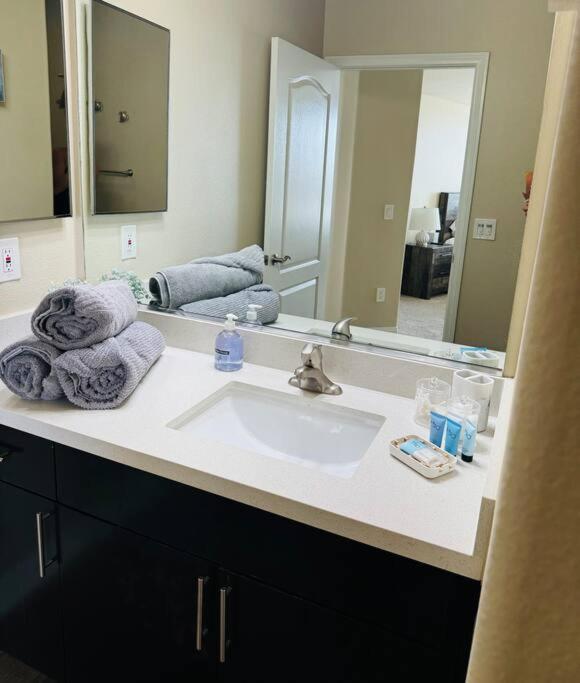 Oasis 2 Bedroom Minutes To The Marina Appartement *